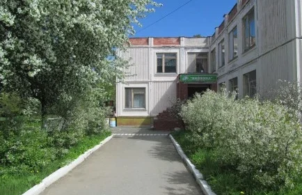 Вход в детский сад №18 «Вишенка» в Реже