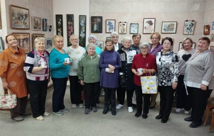 Участницы выставки «Рукодельница» в библиотеке «Гавань»