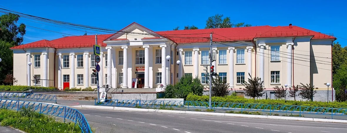 Реж, Центр культуры и искусств (ул. Ленина, 2)