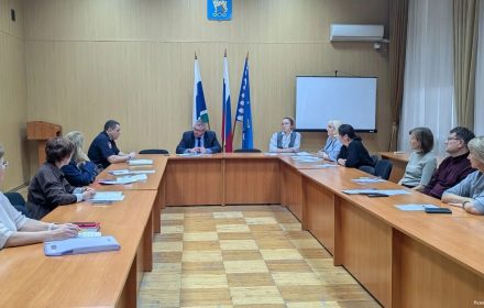 Участники заседания антинаркотической комиссии в администрации Режевского округа