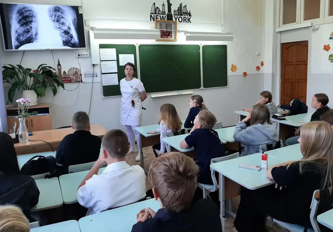 Занятие проекта «Медицина изнутри» в школьном классе