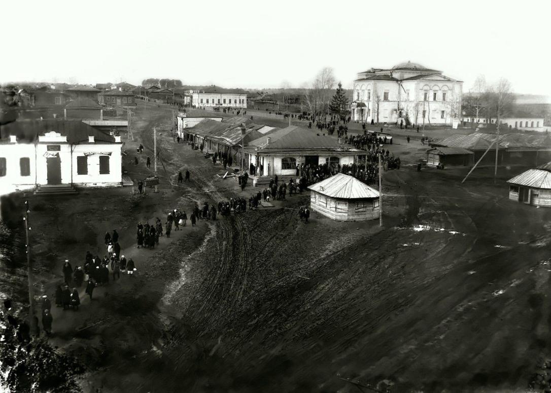 Базарная площадь Режа
